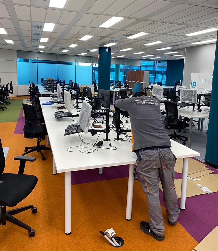 Portes y mudanzas para oficinas Ecodani Madrid